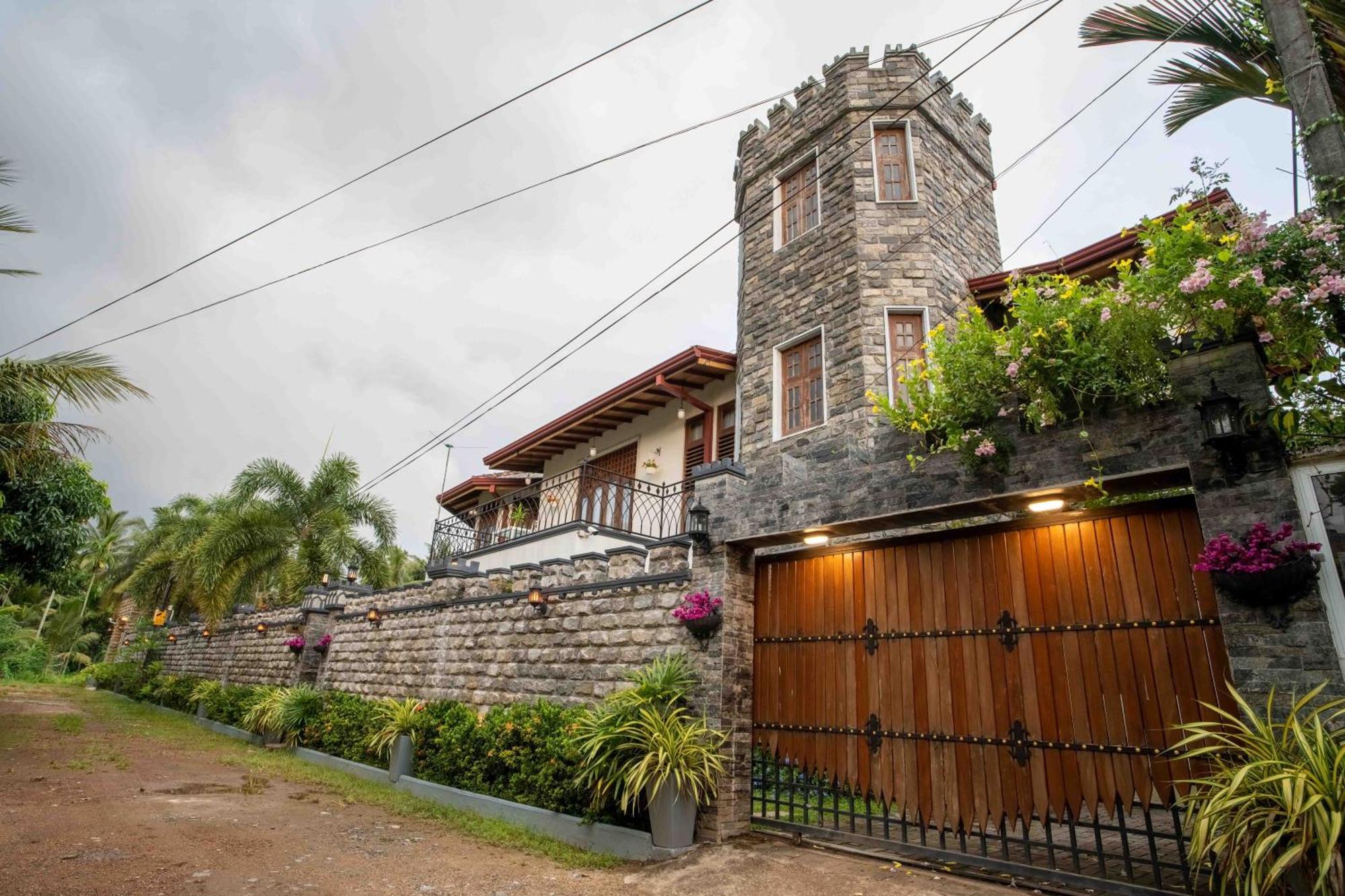 Hotel Castle Colombo Piliyandala Exterior foto